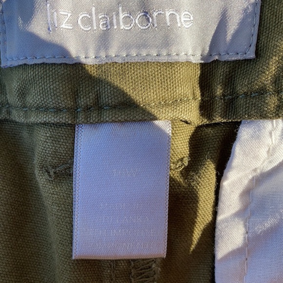 ⚜️Liz Claiborne Sloane Green Capri Pants! - Picture 6 of 6
